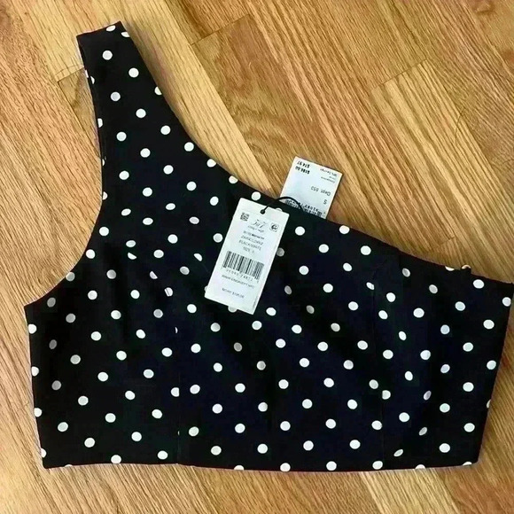 NWT CINQ A’ SEPT ON SHOULDER CROP TOP - Picture 3 of 6